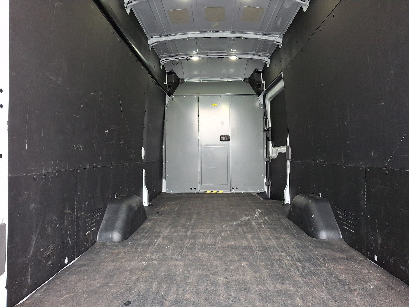 Used 2022 Ford E-Transit 148 High Roof Extended w/ Load Area Protection Package RWD image 28