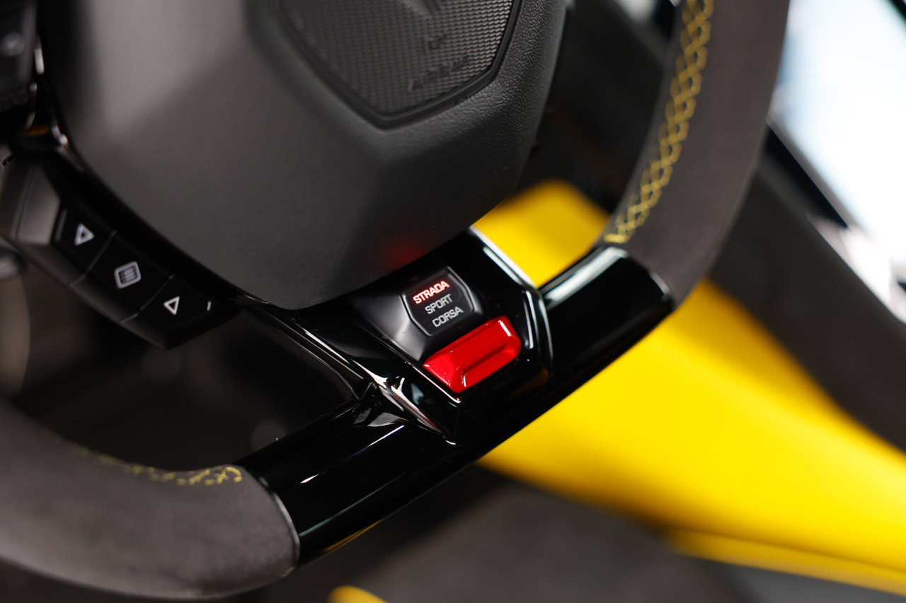 Used 2023 Lamborghini Huracan Tecnica image 25