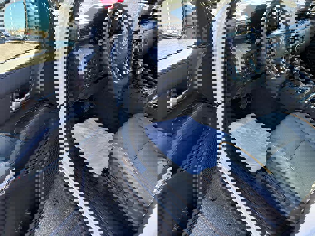 Used 2025 Toyota Tacoma Trailhunter Hybrid image 19