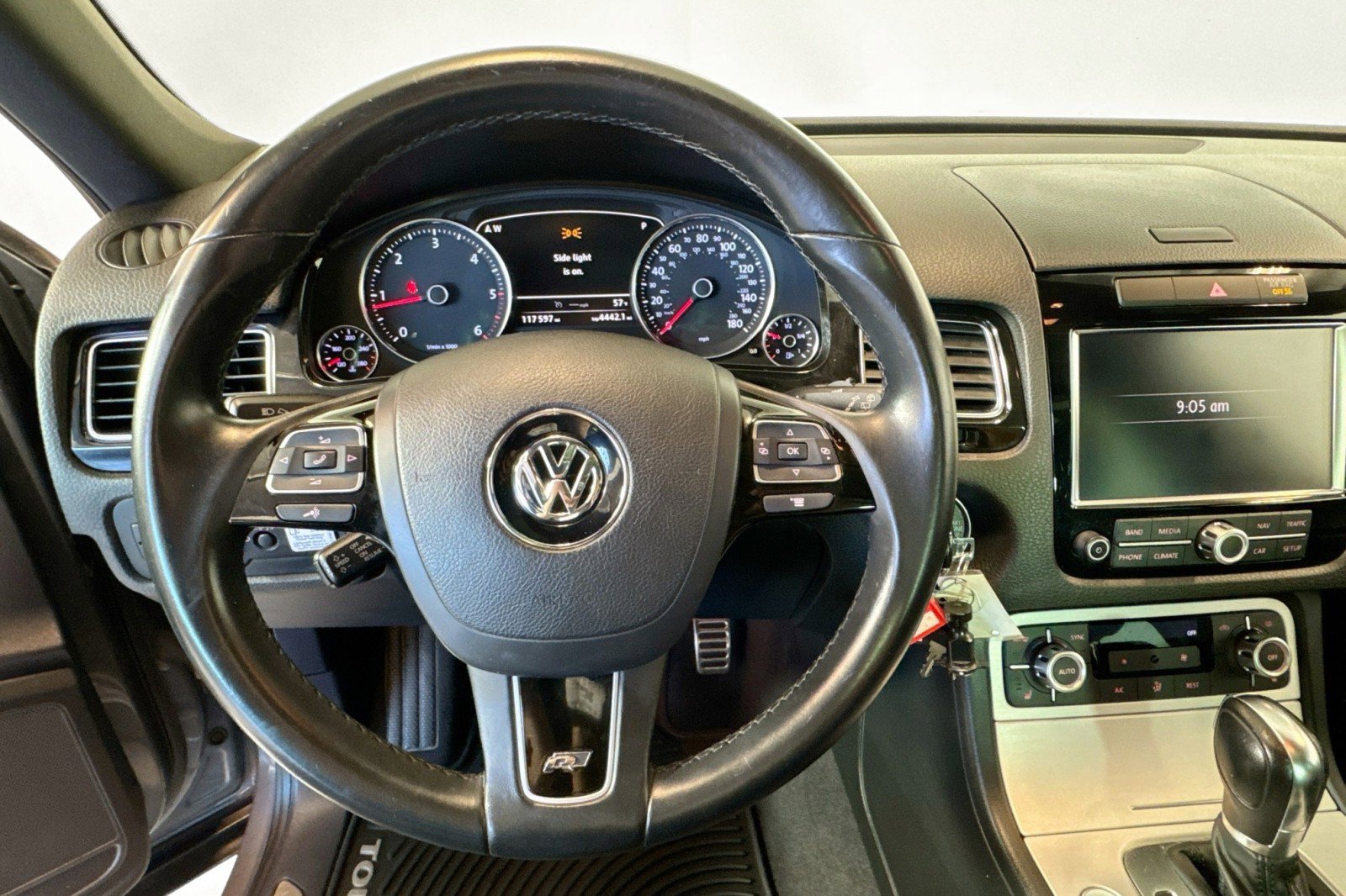 Used 2014 Volkswagen Touareg Sport AWD/4WD image 11