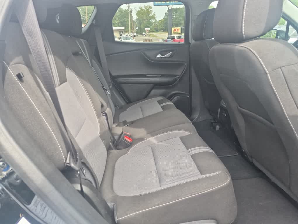 Used 2025 Chevrolet Blazer LT FWD image 29