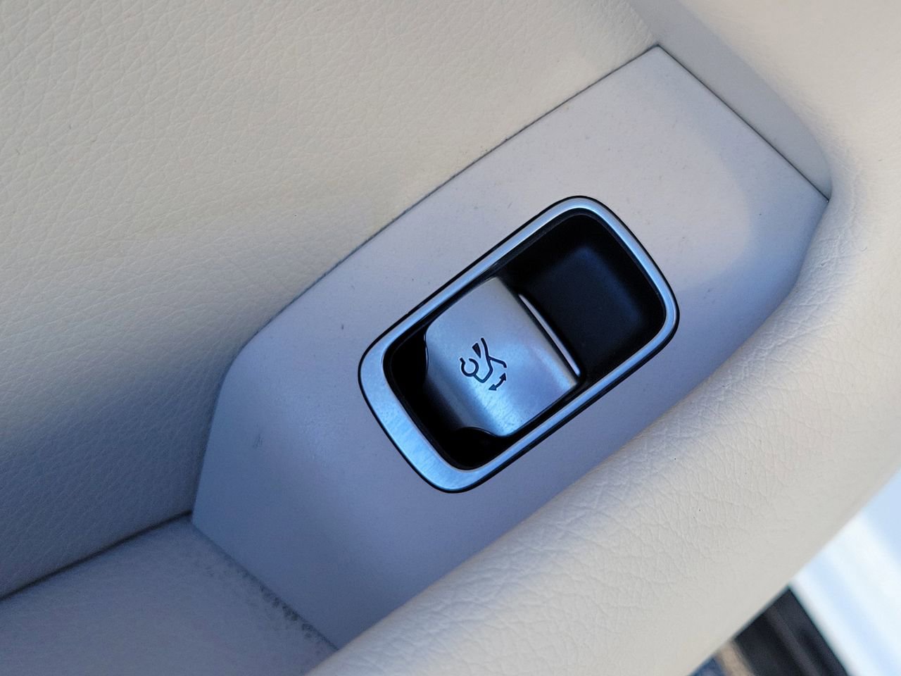 Certified 2022 Mercedes-Benz EQS 450+ 450 image 23