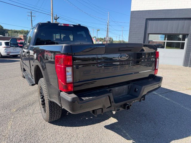 Used 2022 Ford F250 XLT w/ Black Appearance Package AWD/4WD image 3