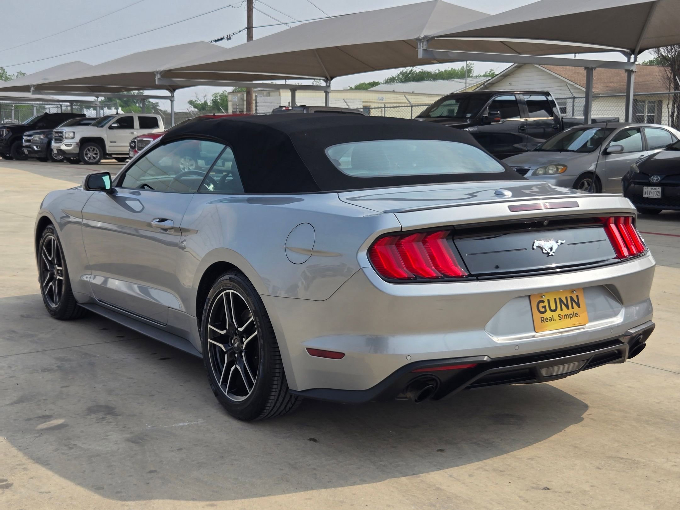 Used 2021 Ford Mustang Premium RWD image 5