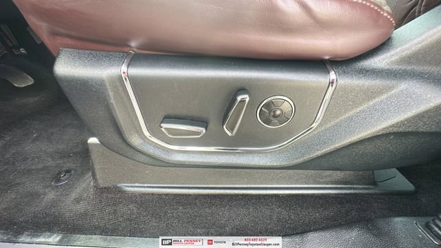 Used 2015 Ford F150 Platinum w/ Equipment Group 701A Luxury image 16