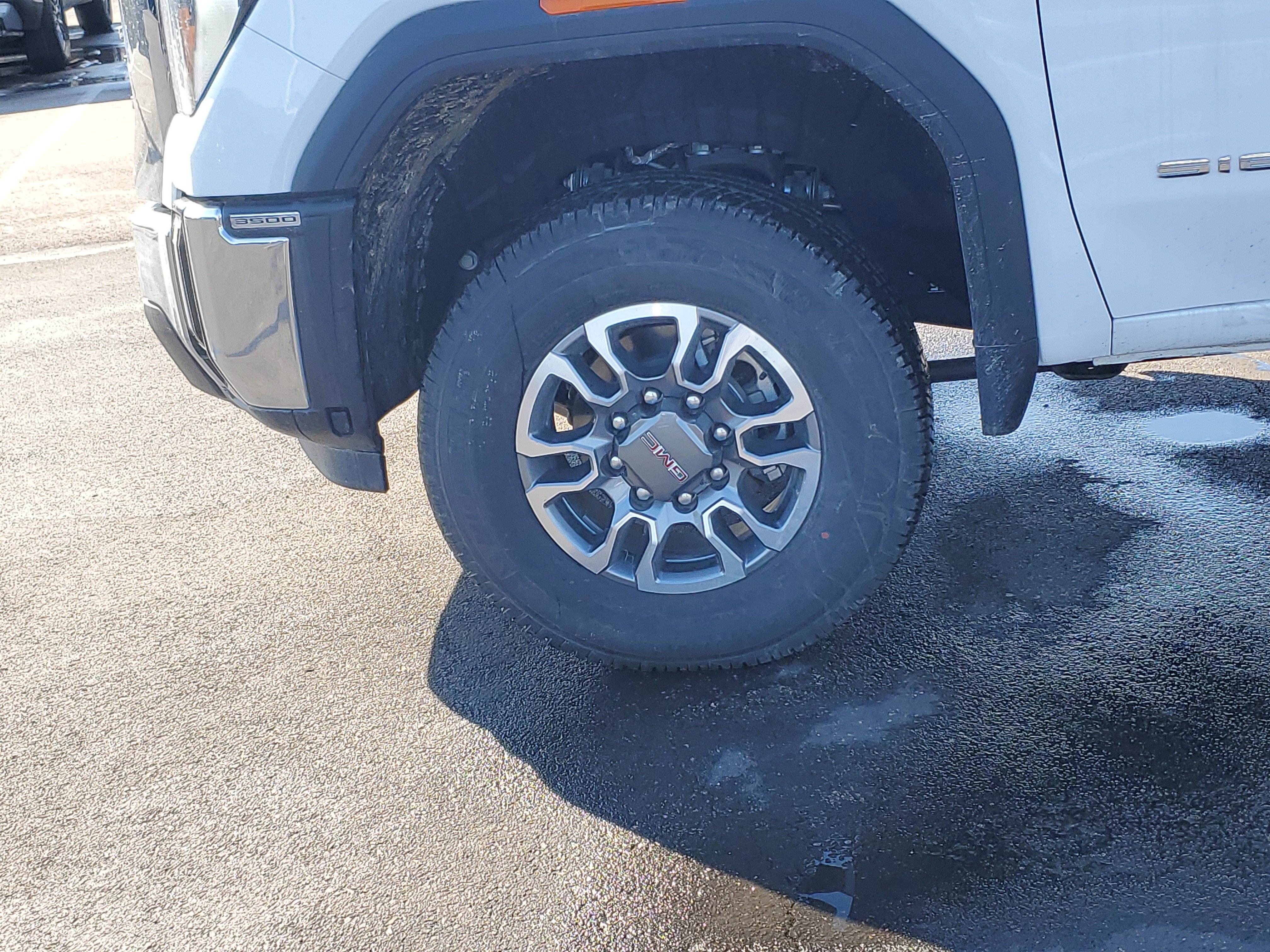 New 2025 GMC Sierra 3500 SLE w/ SLE Convenience Package image 9