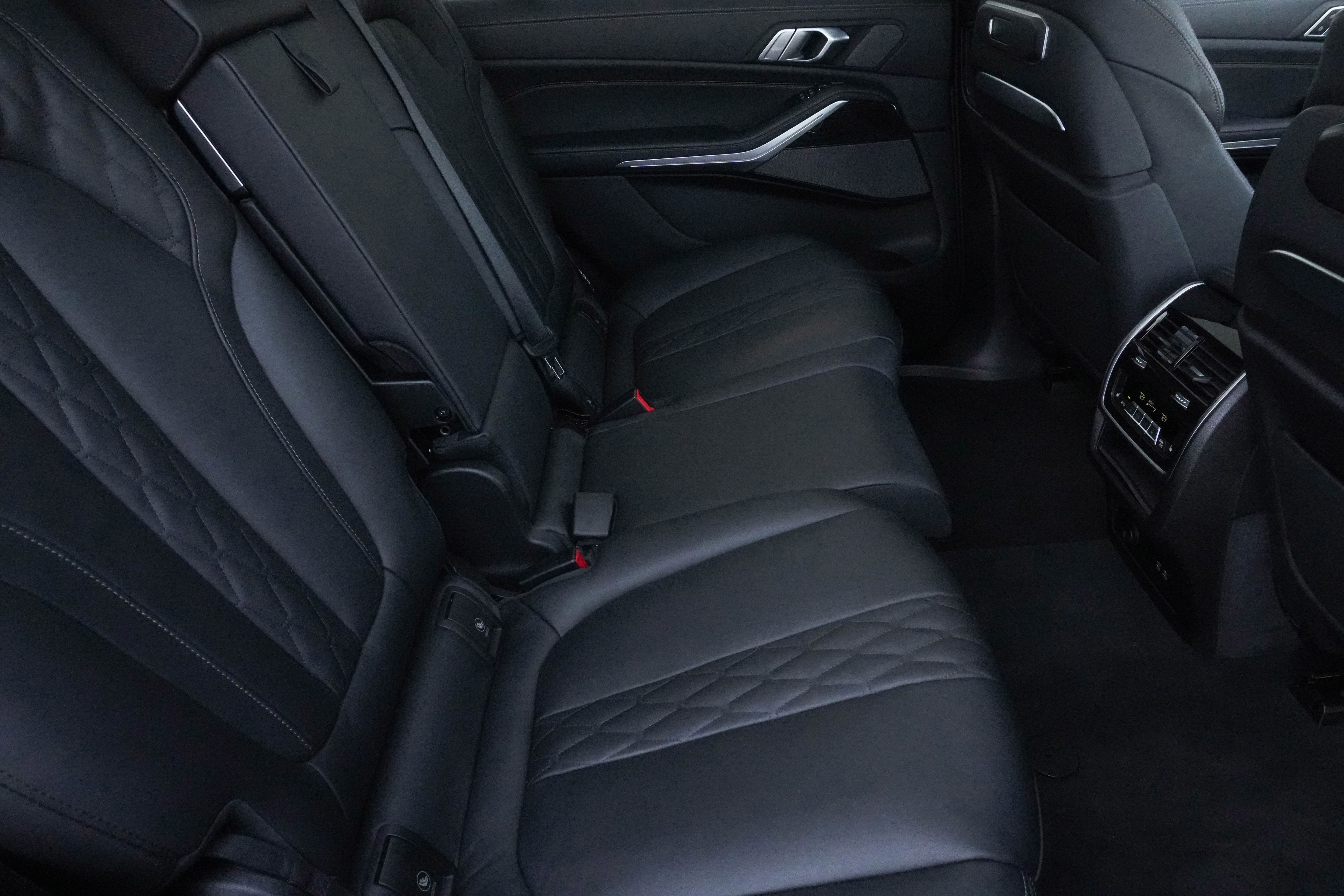 Used 2026 BMW X7 M60i image 37