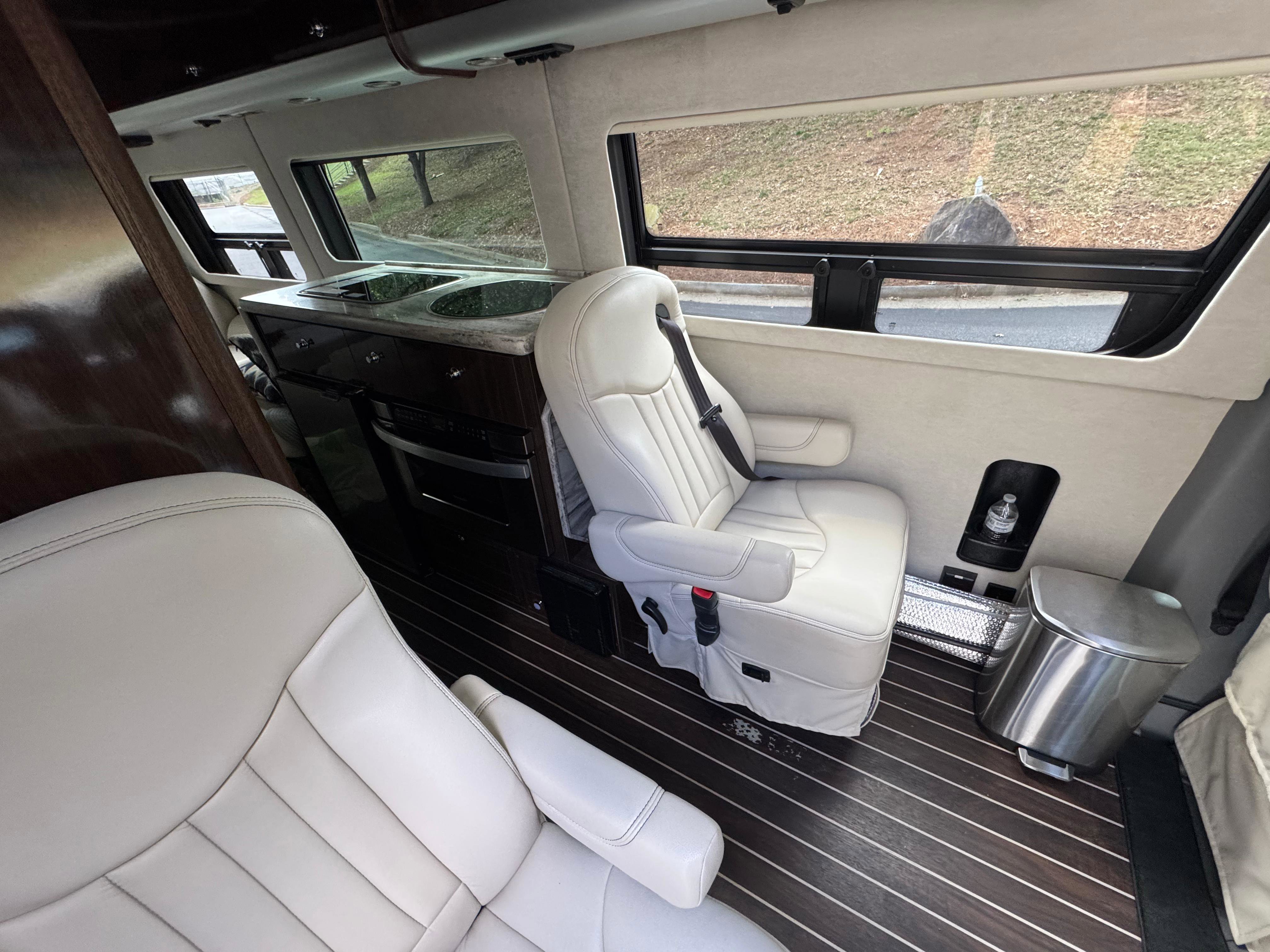 Used 2015 Mercedes-Benz Sprinter 3500 image 38