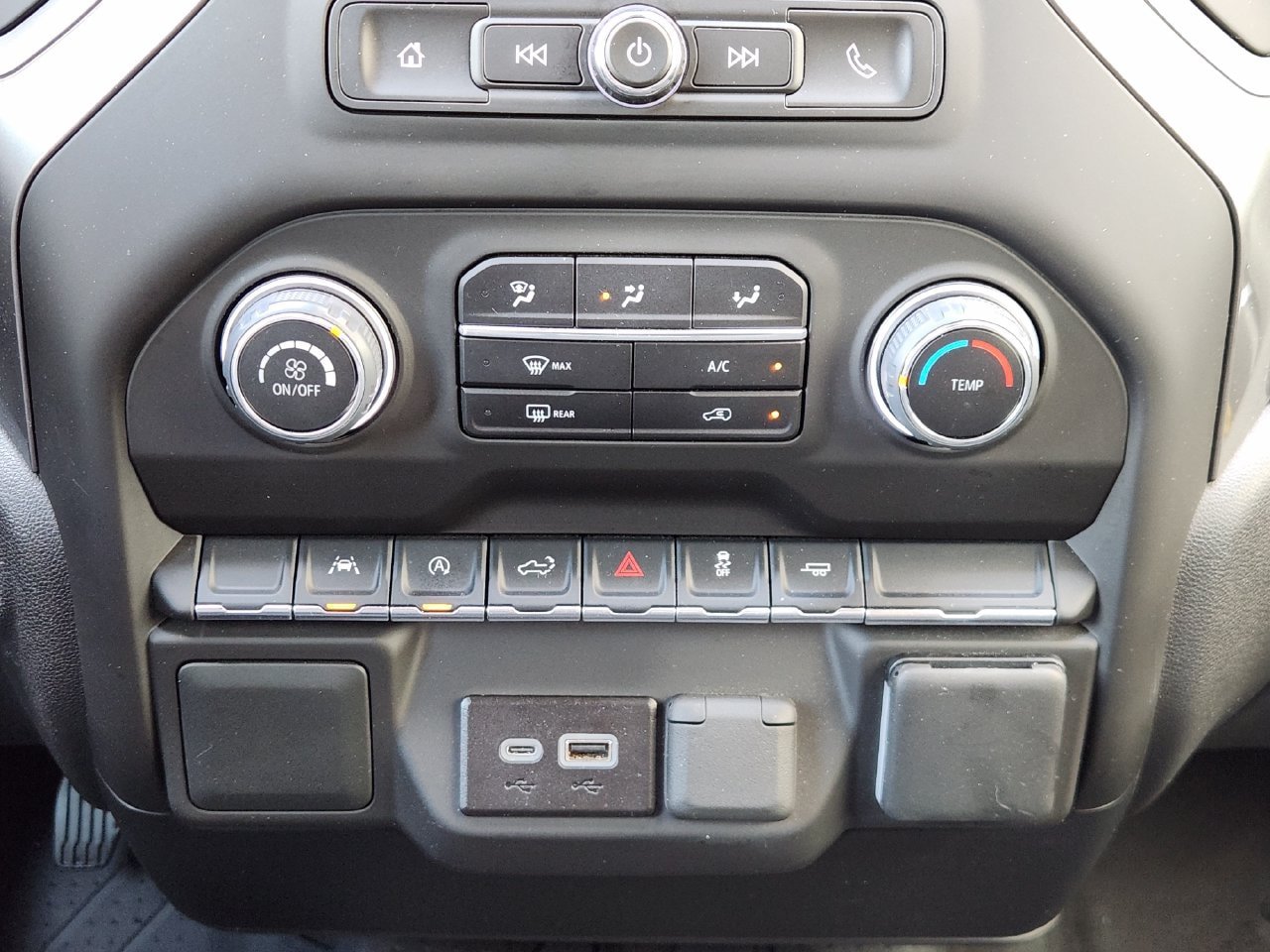 Used 2025 Chevrolet Silverado 1500 Custom w/ Turbomax Blackout Package RWD image 16