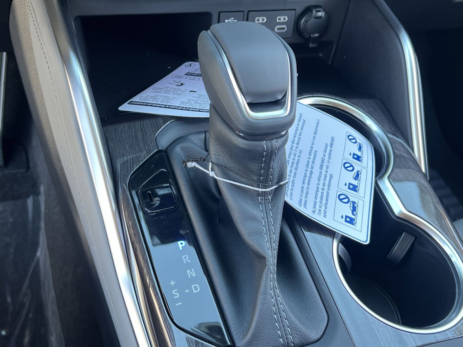 New 2026 Toyota Highlander Platinum image 17