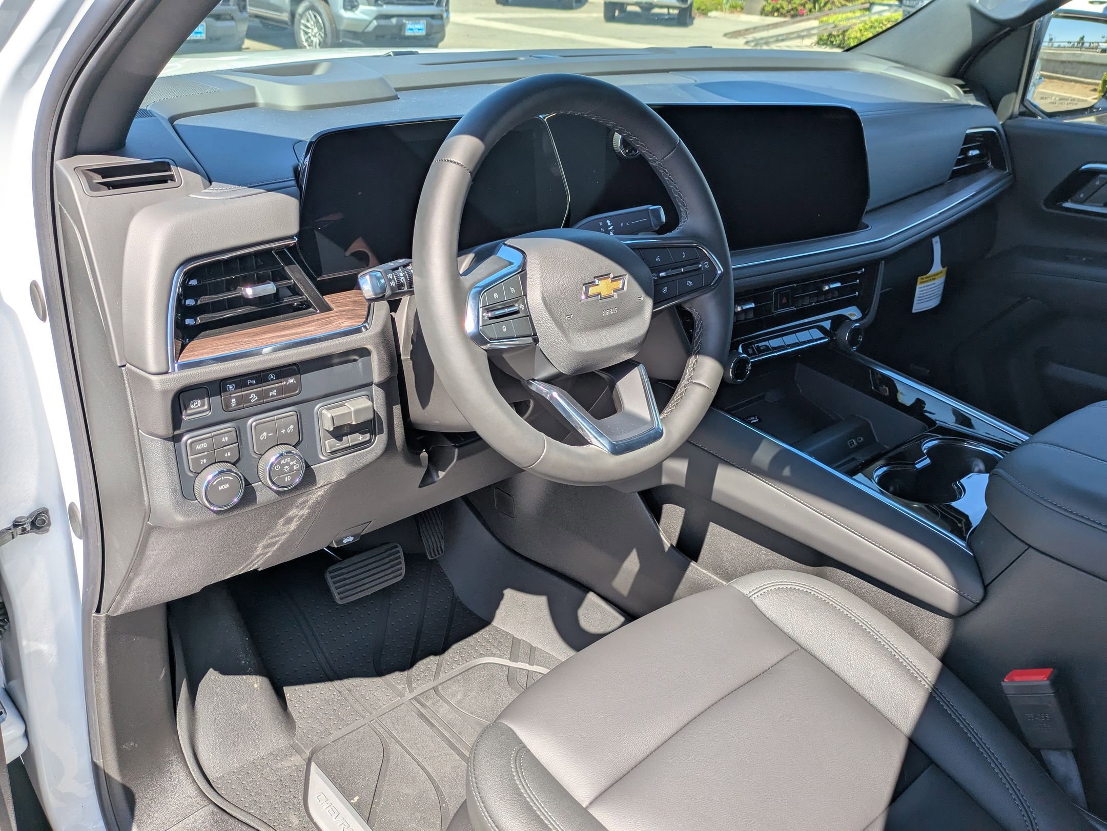 New 2026 Chevrolet Suburban LT w/ Comfort Package image 10