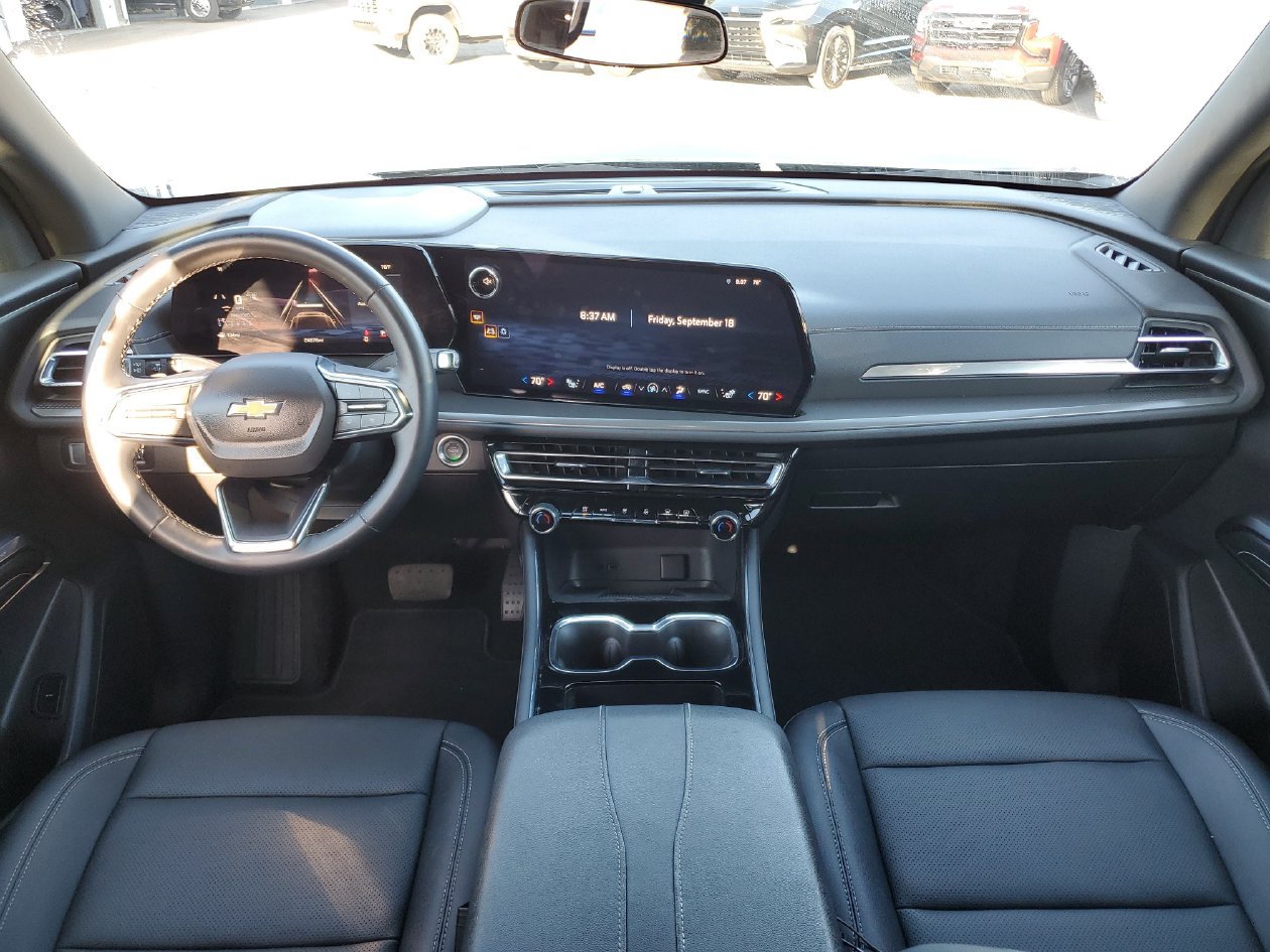 Used 2026 Chevrolet Traverse LT FWD image 10