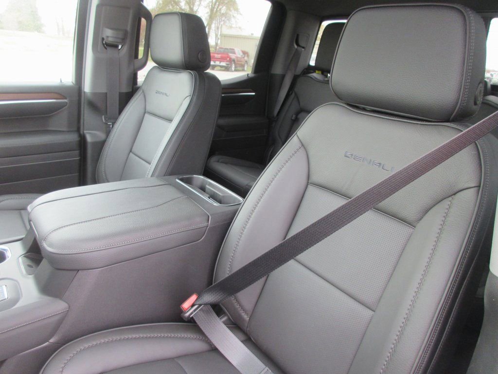 New 2026 GMC Sierra 1500 Denali w/ Denali Reserve Package image 11