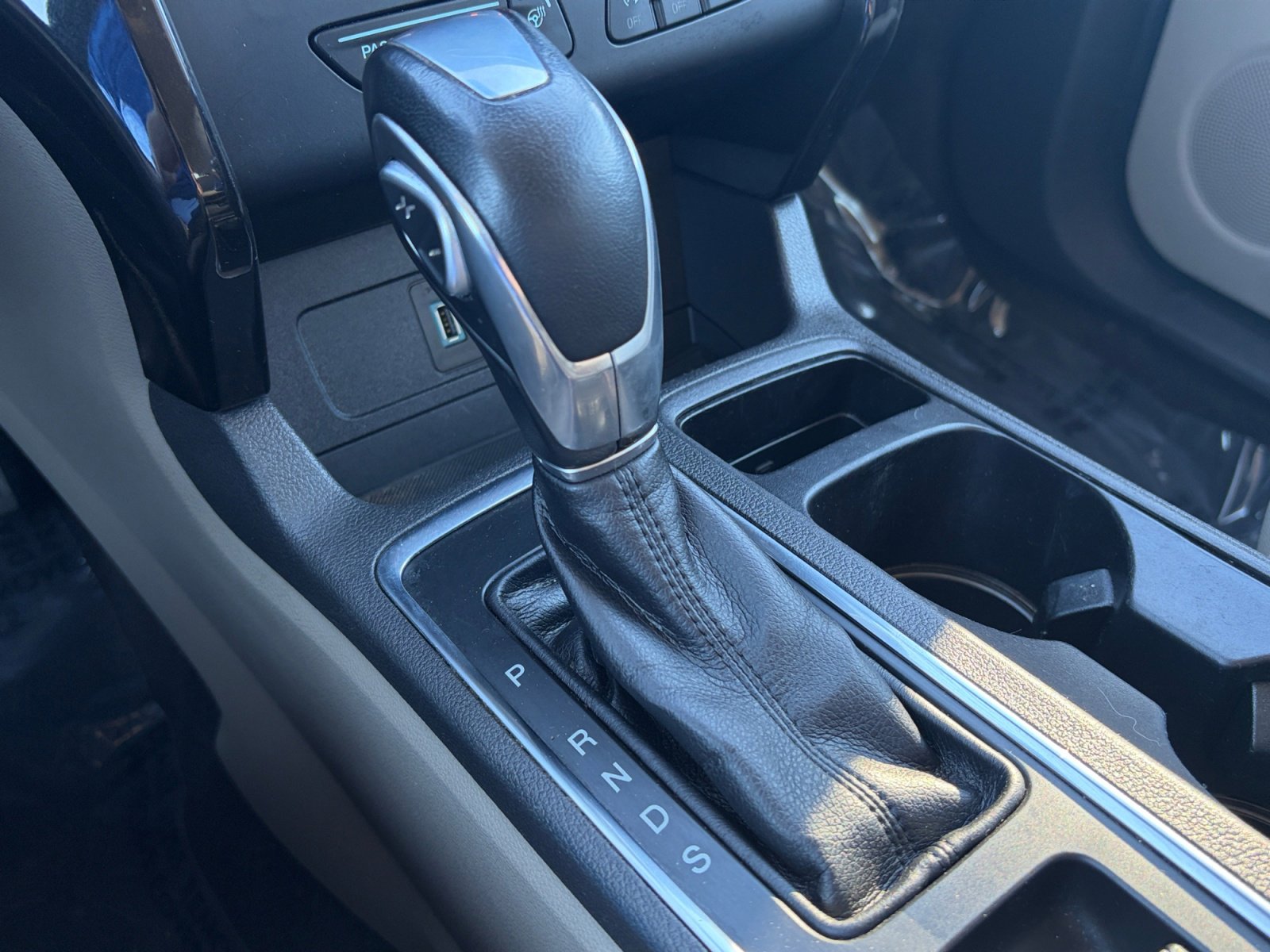 Used 2019 Ford Escape Titanium image 19