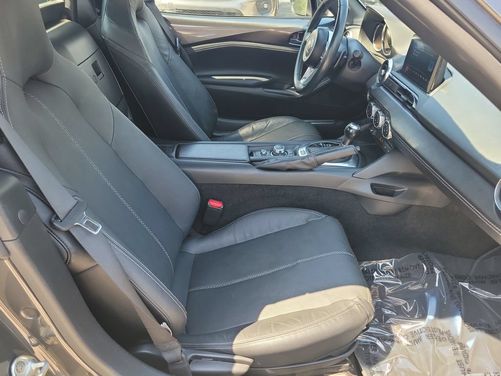 Used 2021 MAZDA MX-5 Miata RF Grand Touring RWD image 15