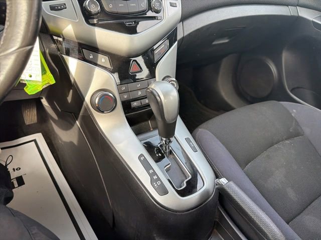 Used 2014 Chevrolet Cruze LT w/ Technology Package image 40