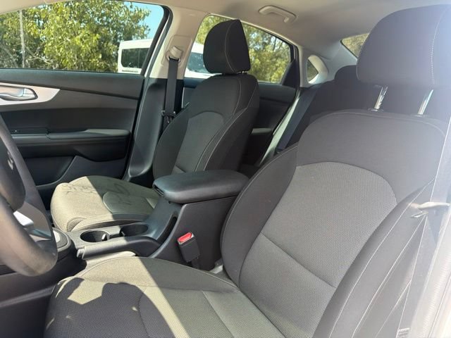 Used 2023 Kia Forte LXS w/ LXS Technology Package FWD image 17