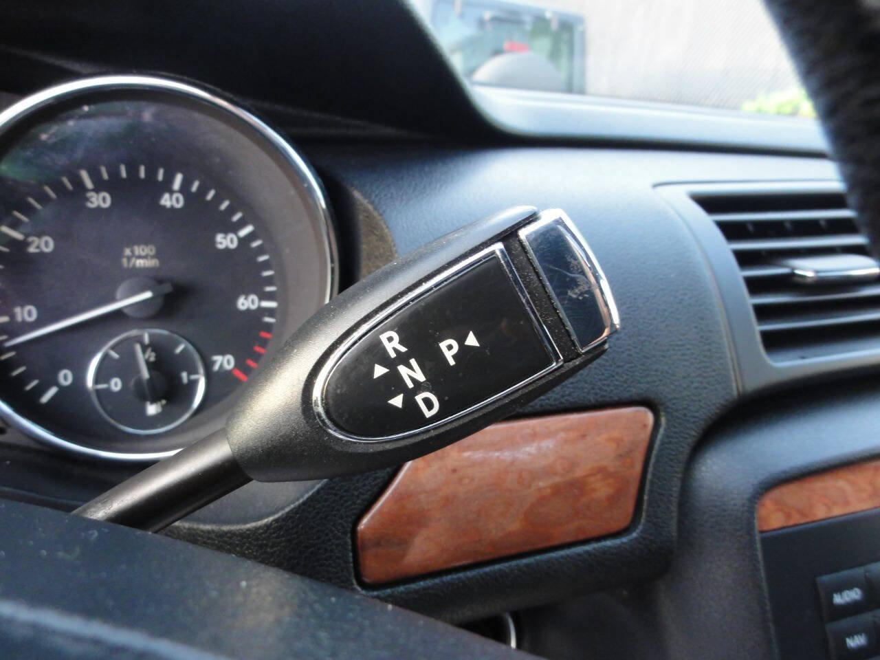 Used 2006 Mercedes-Benz R 350 4MATIC image 34