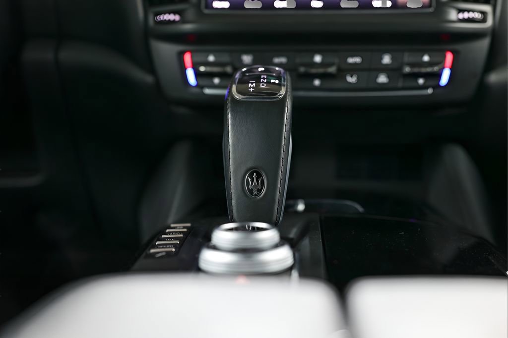 Used 2023 Maserati Levante Modena AWD/4WD image 39