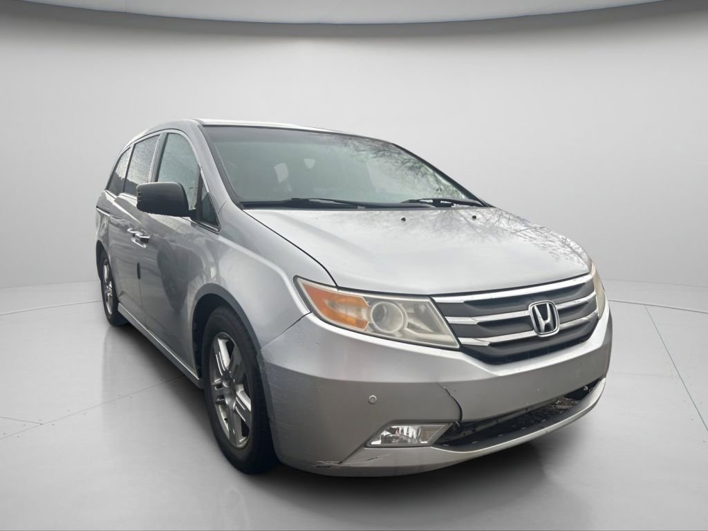 Used 2011 Honda Odyssey Touring image 2