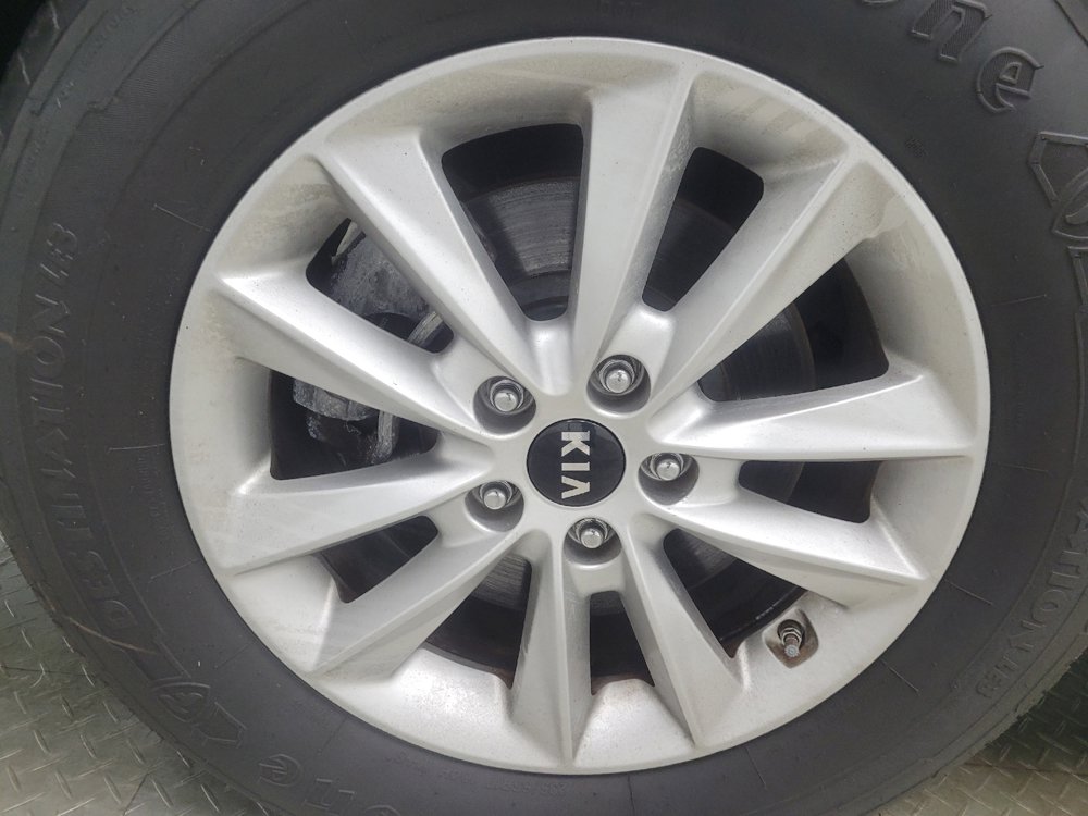 Used 2019 Kia Sorento LX image 31