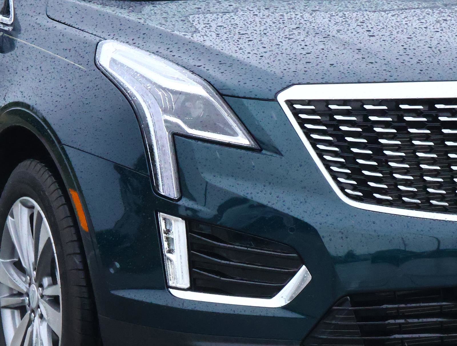 Used 2025 Cadillac XT5 Premium Luxury w/ Technology Package FWD image 9
