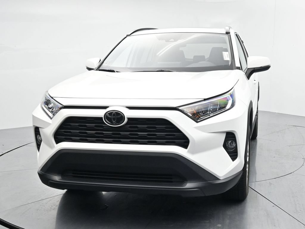Used 2019 Toyota RAV4 XLE Premium w/ Cold Weather Package AWD/4WD image 3