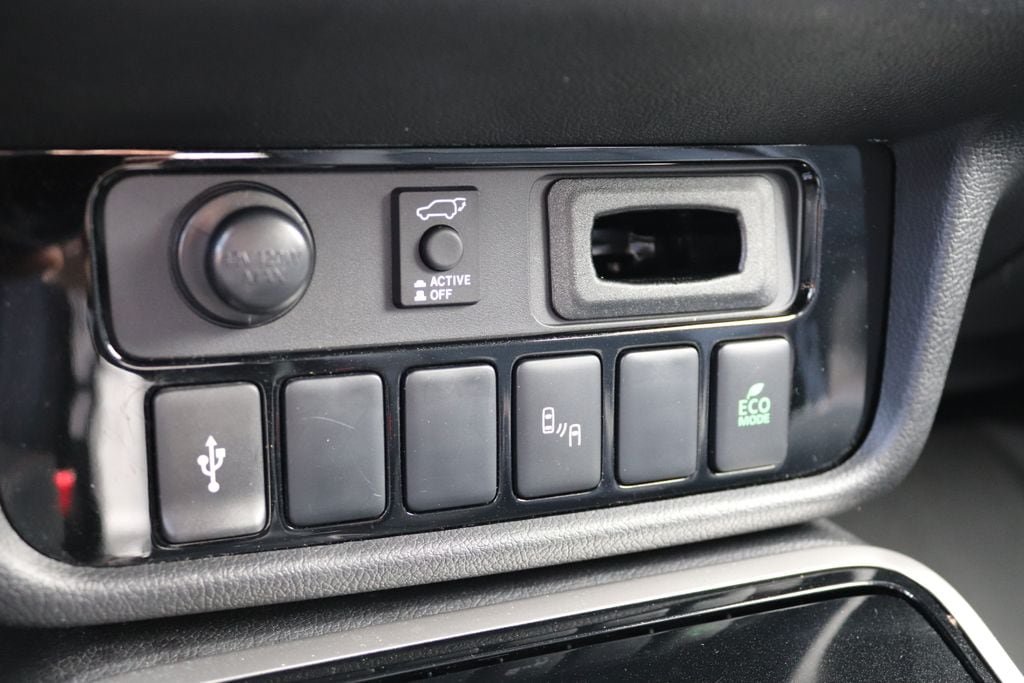Used 2021 Mitsubishi Outlander LE AWD/4WD image 14