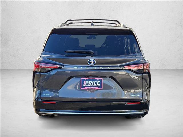 Used 2025 Toyota Sienna Limited FWD image 7