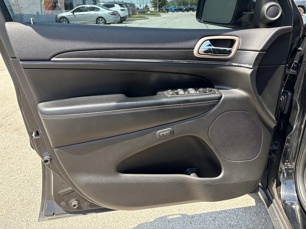 Used 2017 Jeep Grand Cherokee Limited w/ Luxury Group II RWD image 8