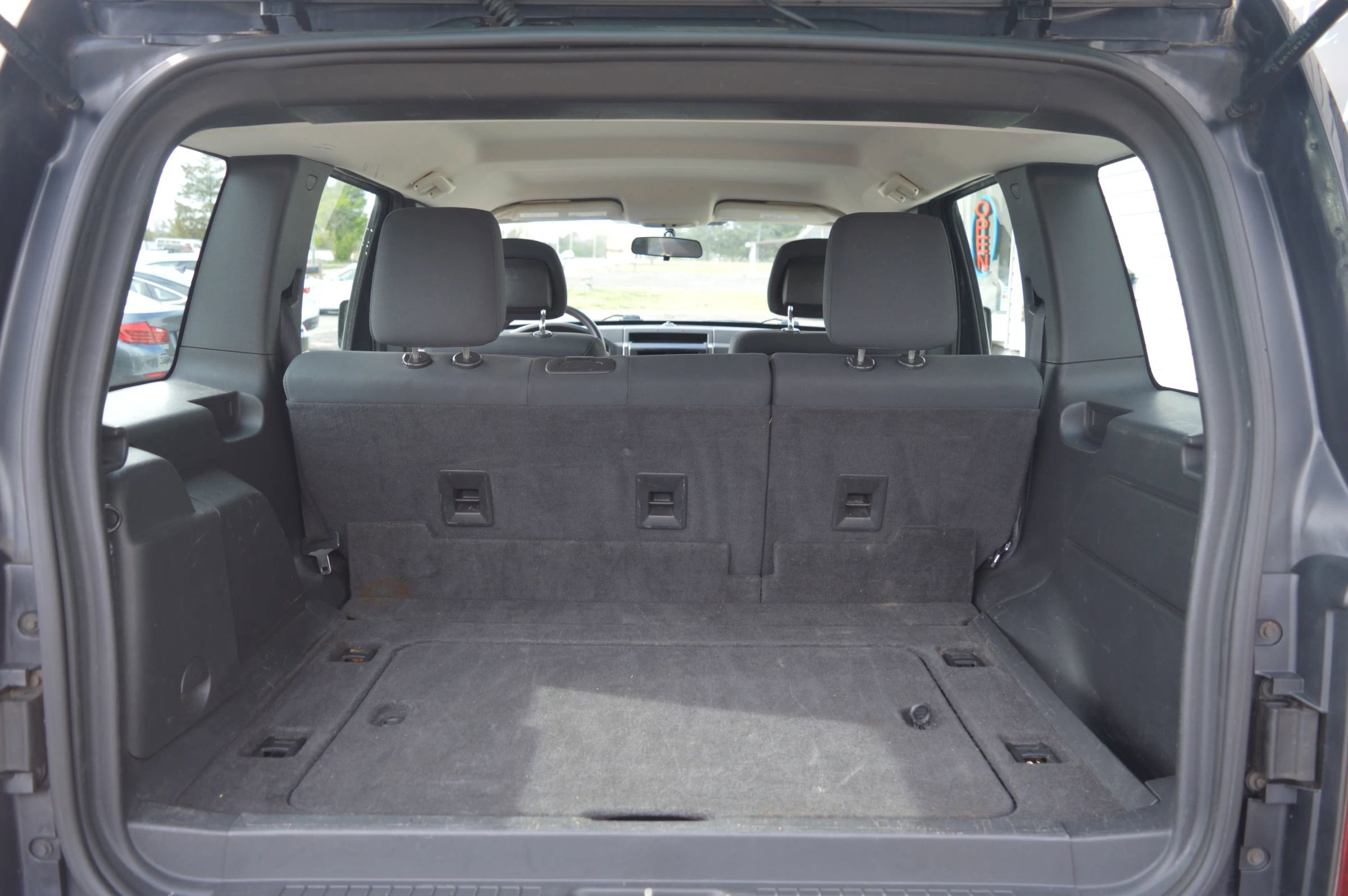 Used 2010 Jeep Liberty Sport image 9