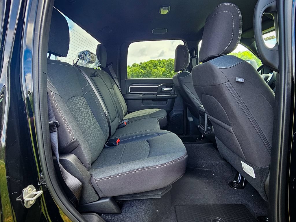New 2026 RAM 3500 Big Horn AWD/4WD image 40