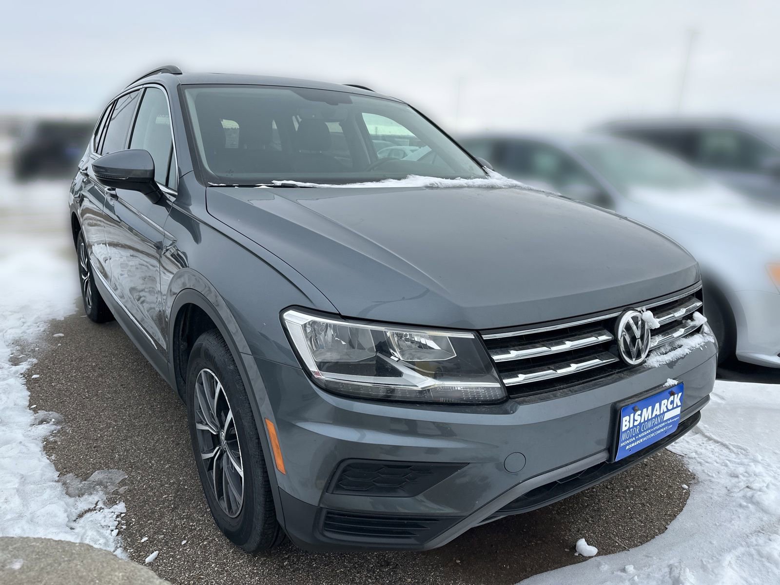 Used 2020 Volkswagen Tiguan SE w/ Panoramic Sunroof Package AWD/4WD image 2