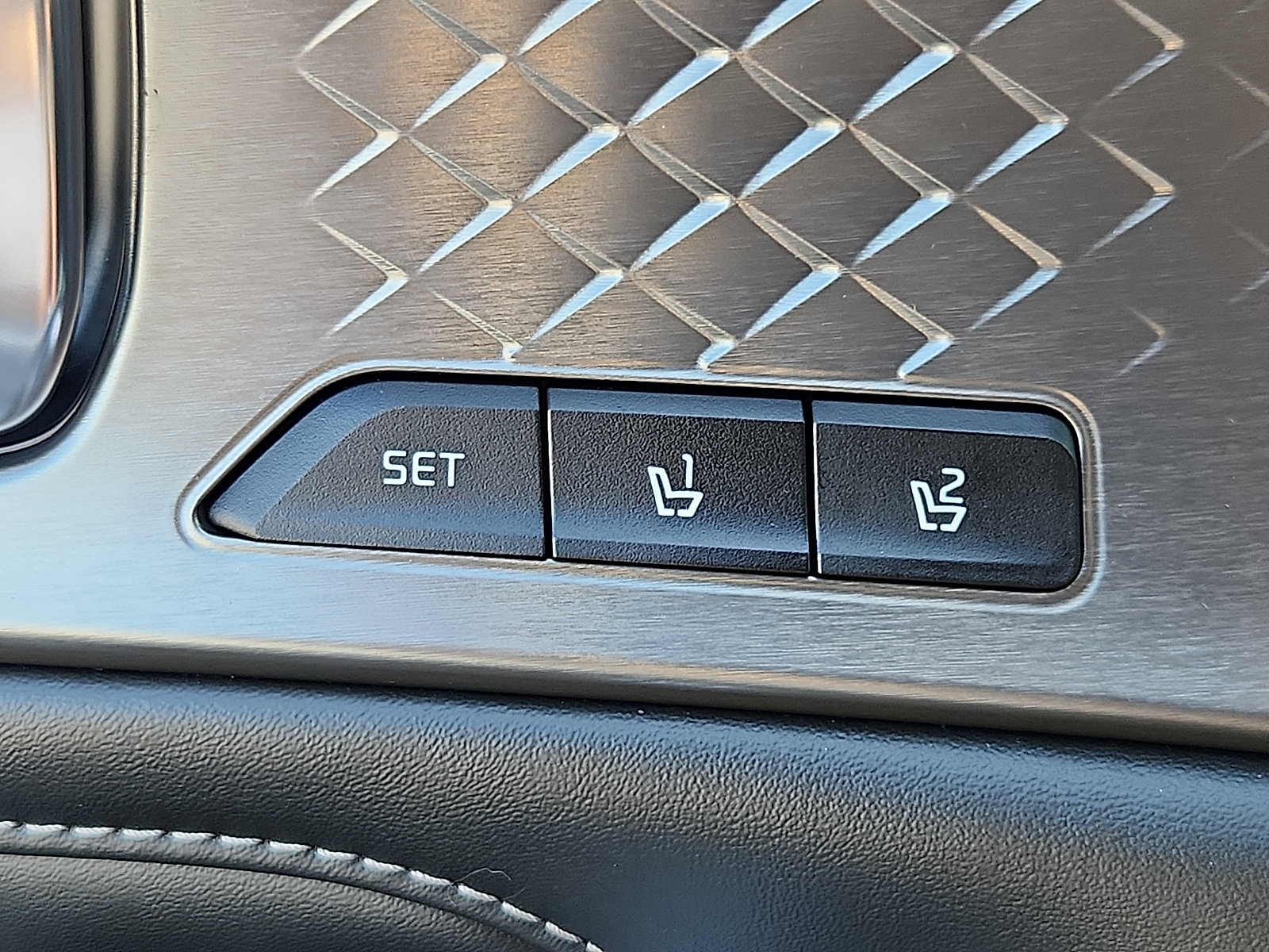 Certified 2023 Kia Sorento SX AWD/4WD image 29