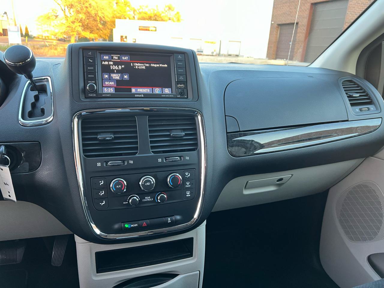 Used 2017 Dodge Grand Caravan SE w/ Power Window Group FWD image 13