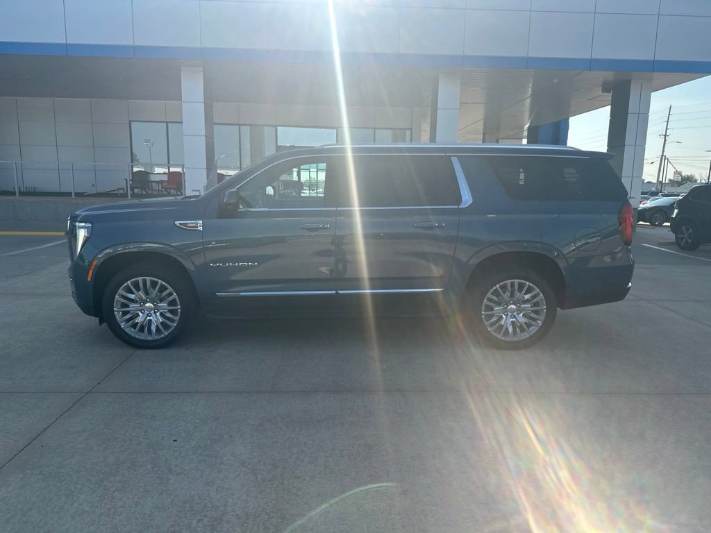 Used 2025 GMC Yukon XL Elevation w/ Technology Package AWD/4WD image 33