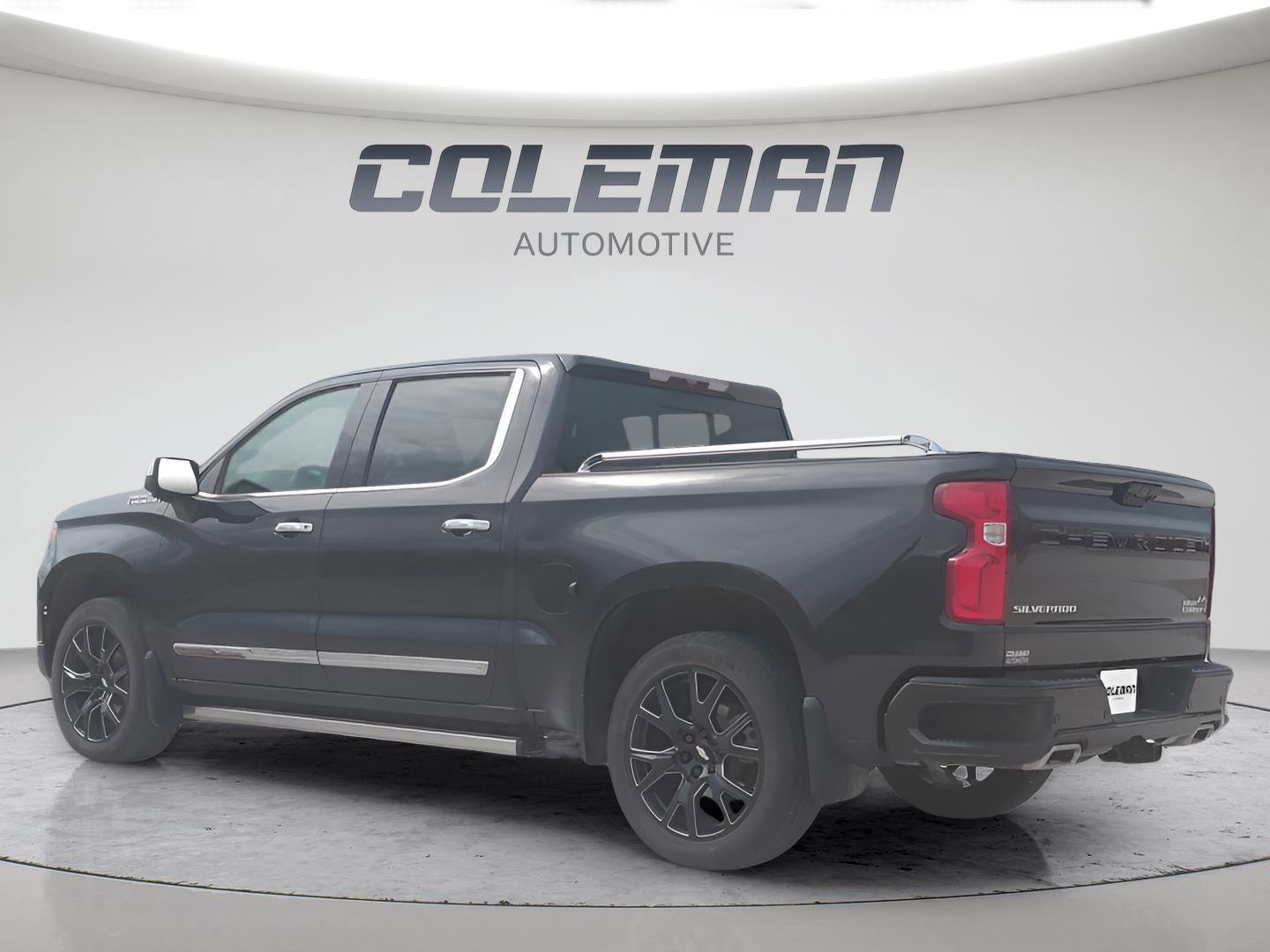 Used 2022 Chevrolet Silverado 1500 High Country w/ High Country Premium Package image 3