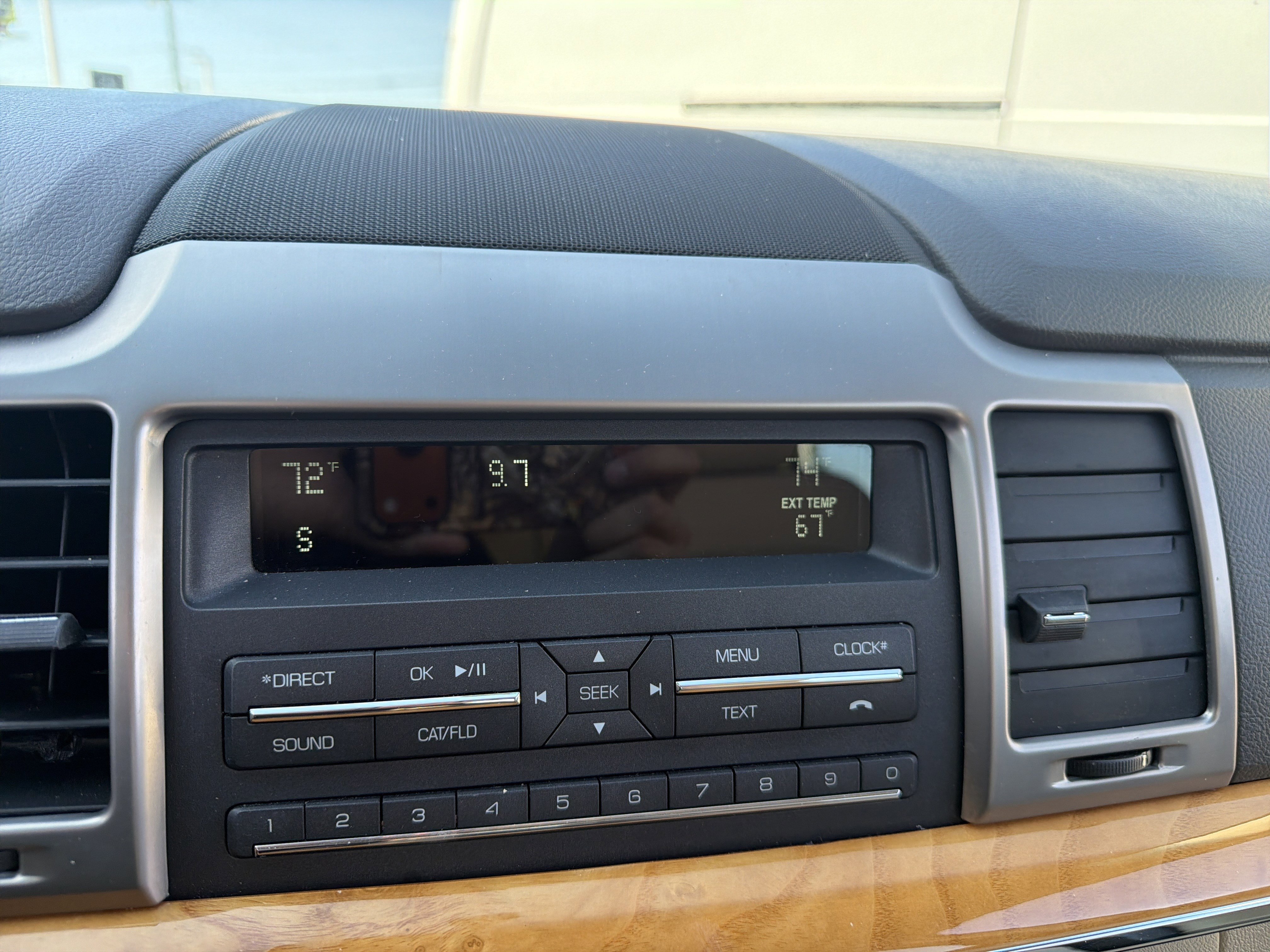 Used 2012 Lincoln MKZ FWD image 25