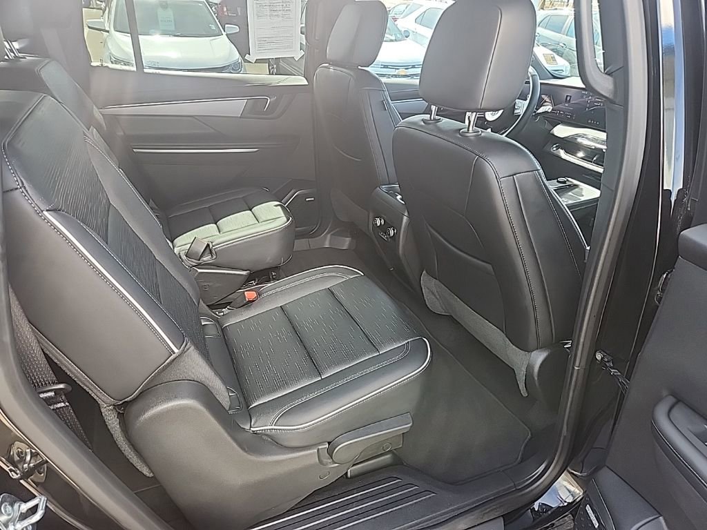 Used 2025 Buick Enclave Sport Touring image 15