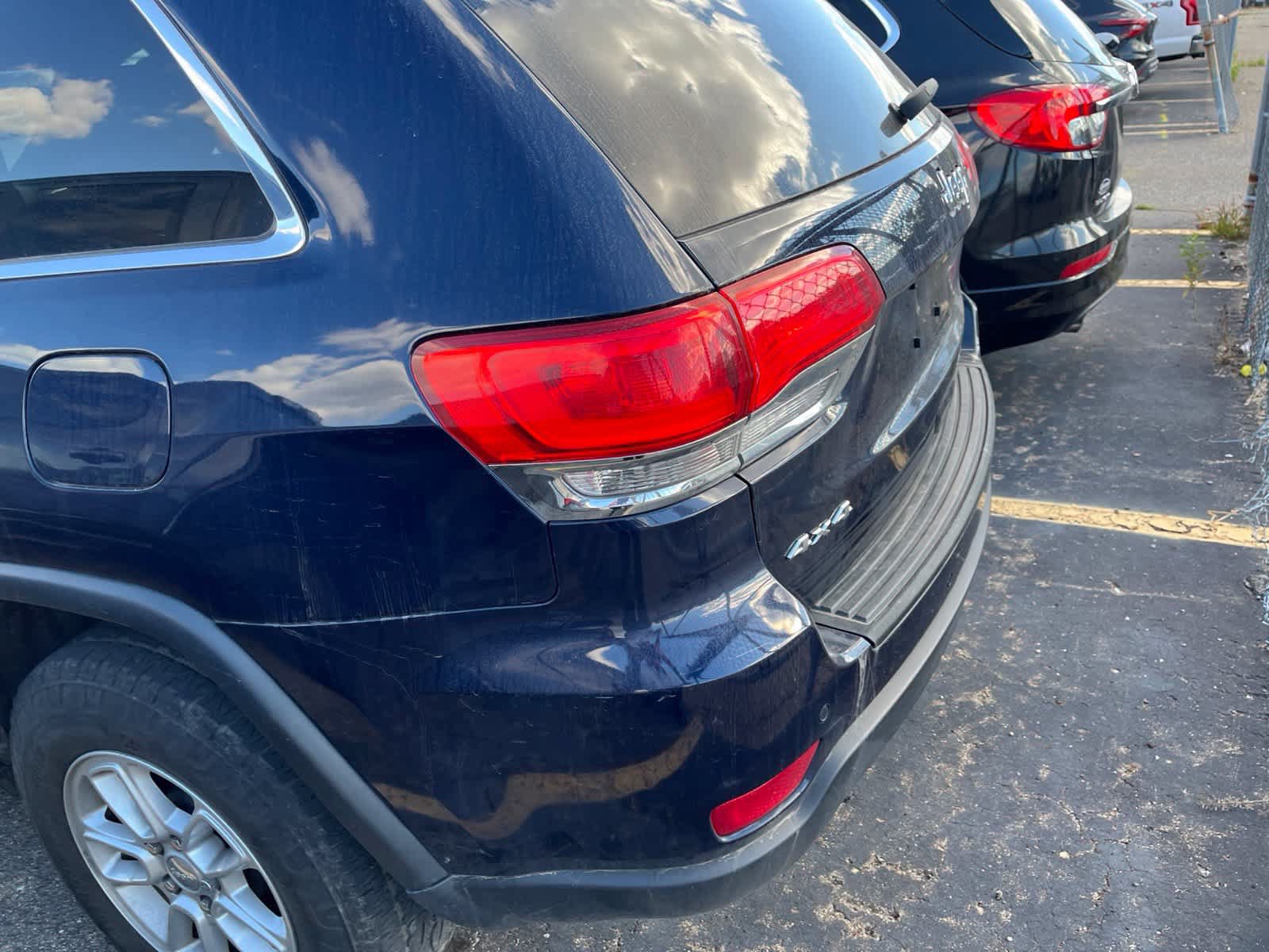 Used 2018 Jeep Grand Cherokee Laredo AWD/4WD image 9