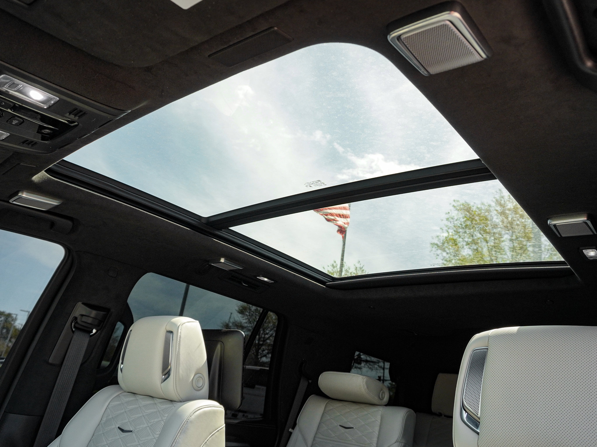 Used 2026 Cadillac Escalade V w/ LPO, ONYX Package AWD/4WD image 32