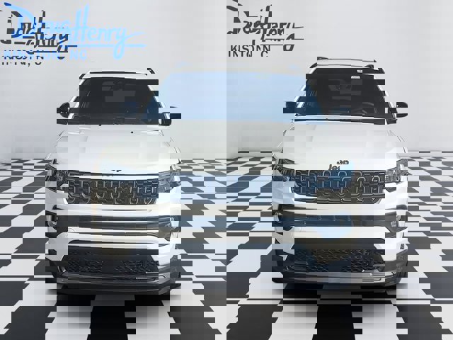 New 2026 Jeep Compass Latitude w/ Sun and Sound Group image 8