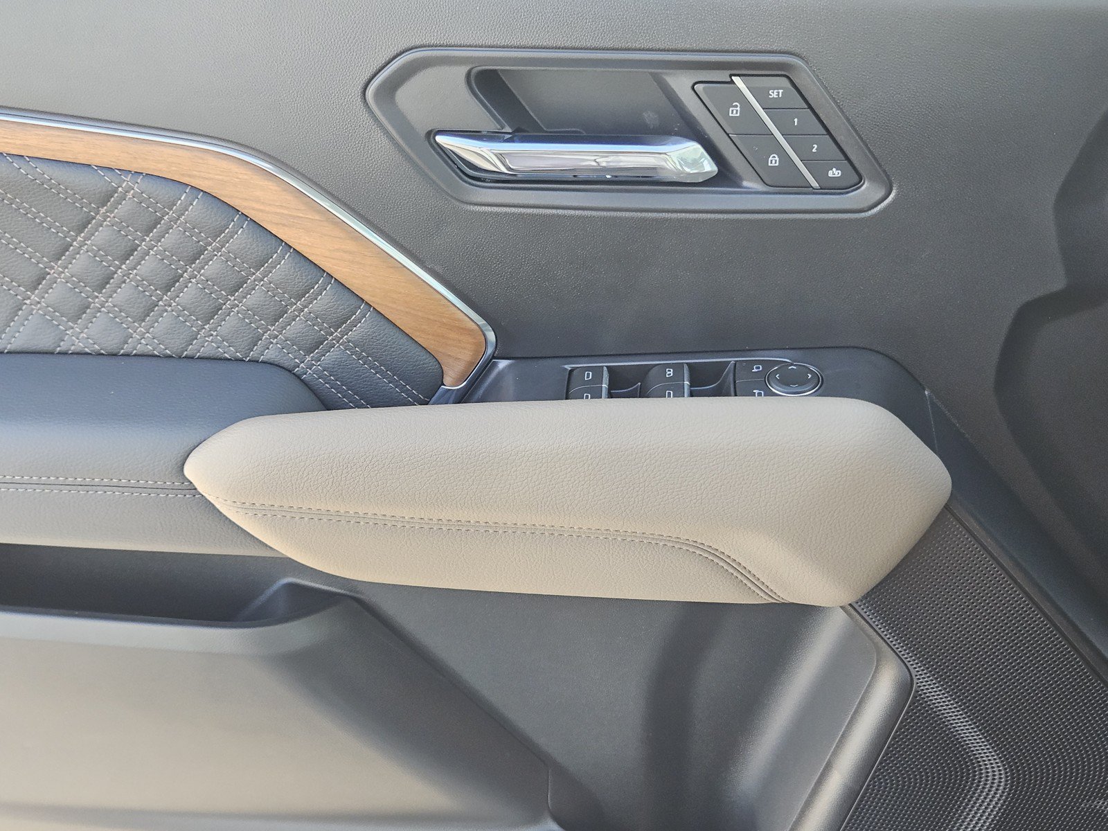 New 2026 GMC Canyon Denali AWD/4WD image 16