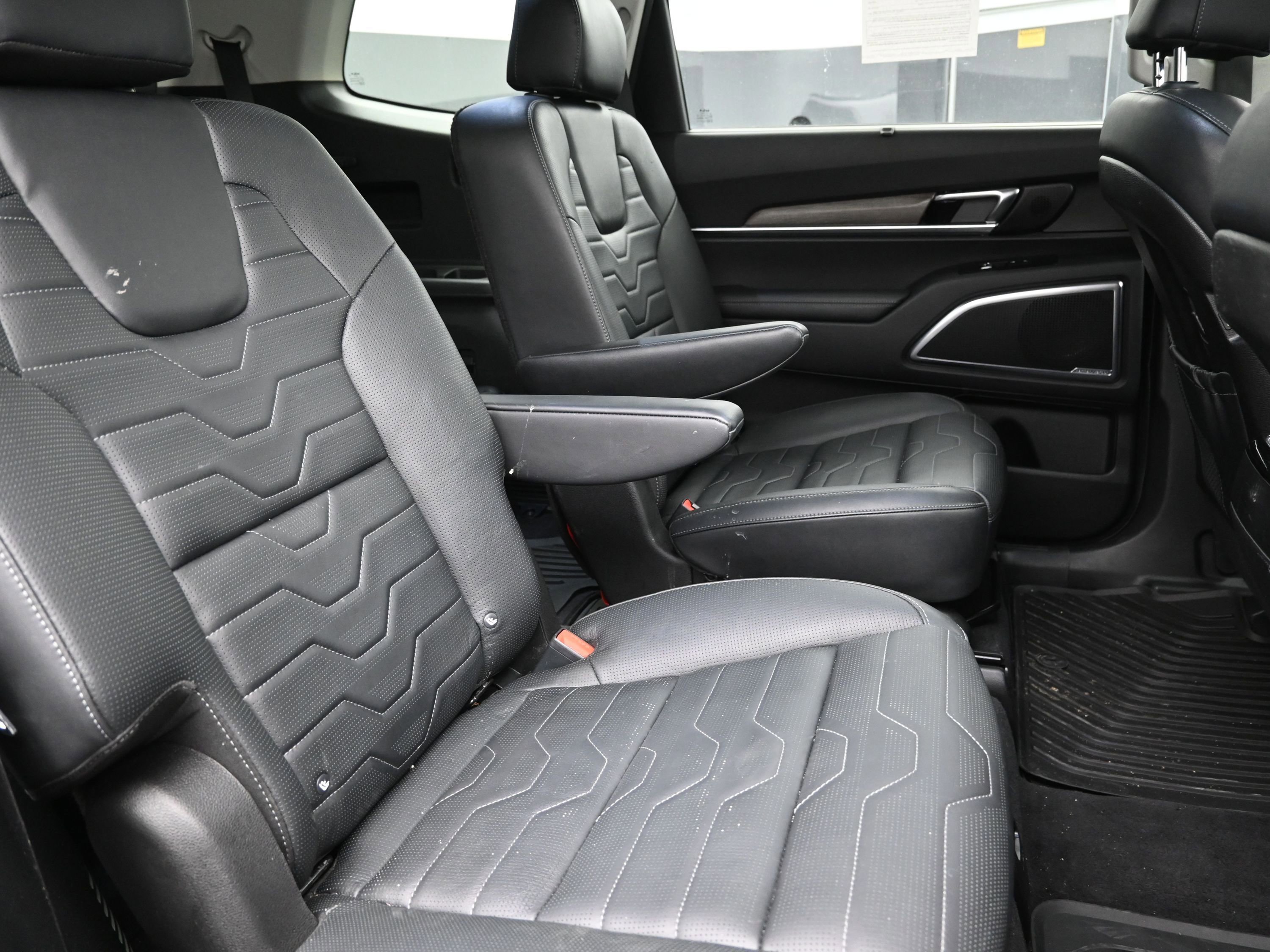 Used 2022 Kia Telluride SX w/ SX Prestige Package image 25