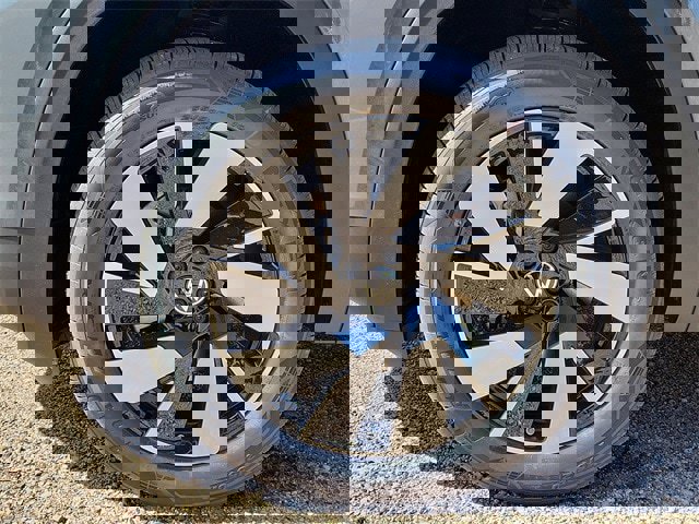 New 2026 Volkswagen Atlas Cross Sport SEL image 30