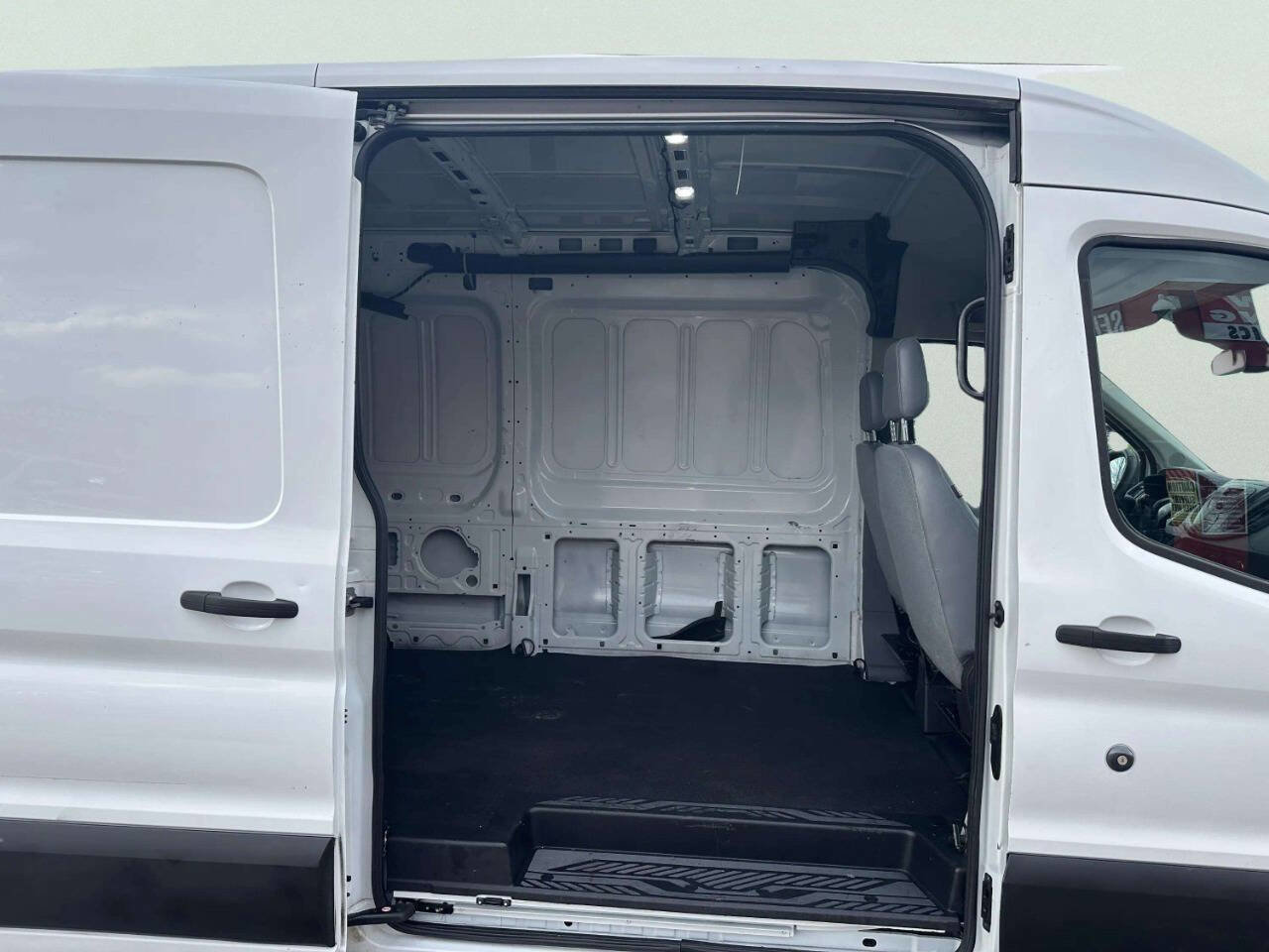 Used 2019 Ford Transit 250 148 Medium Roof RWD image 15