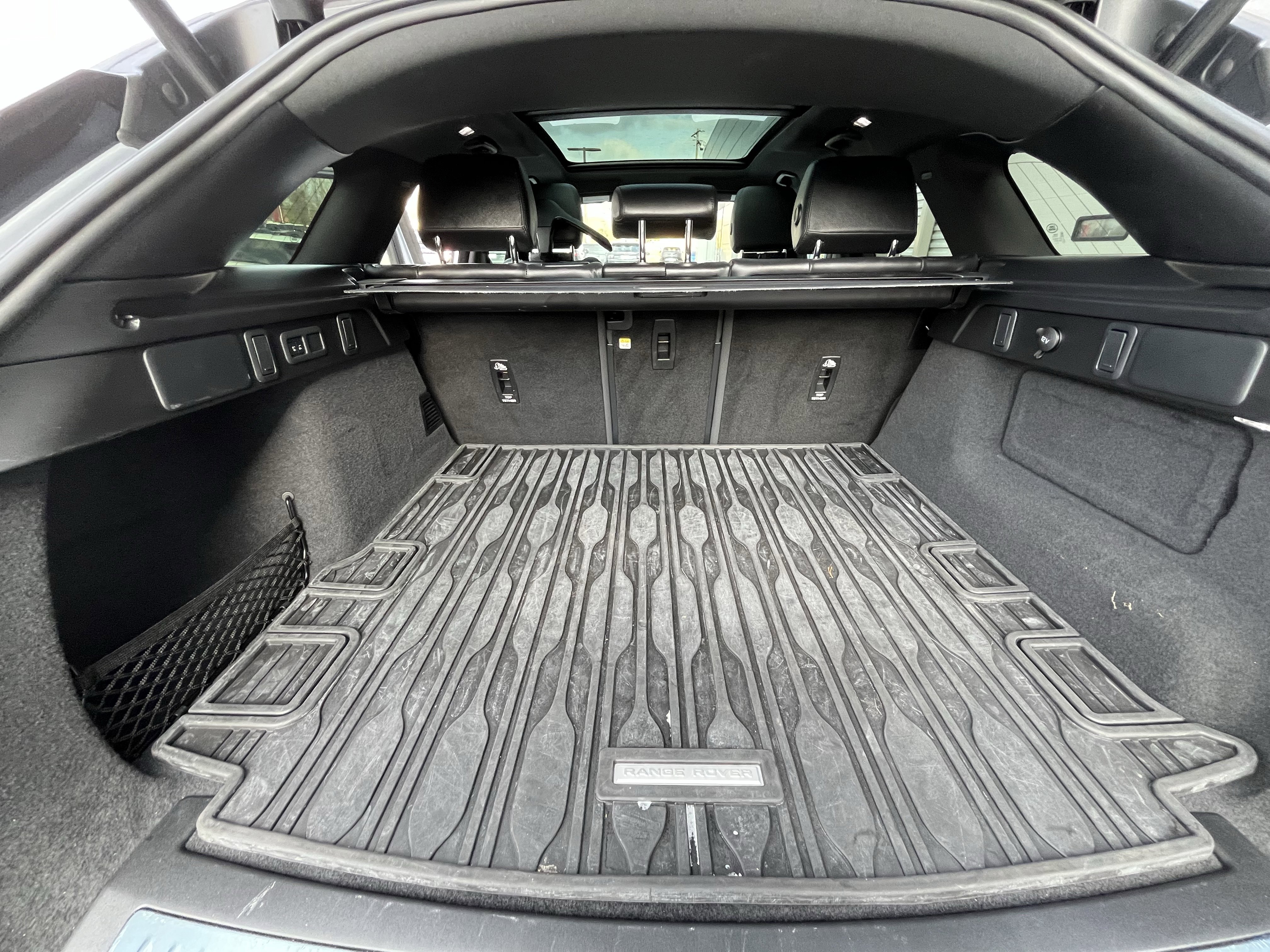 Certified 2024 Land Rover Range Rover Velar Dynamic SE image 33