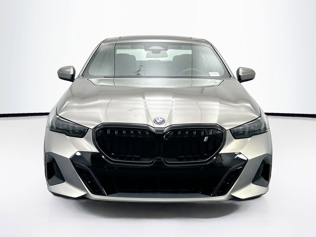 New 2026 BMW i5 eDrive40 w/ M Sport Package image 2
