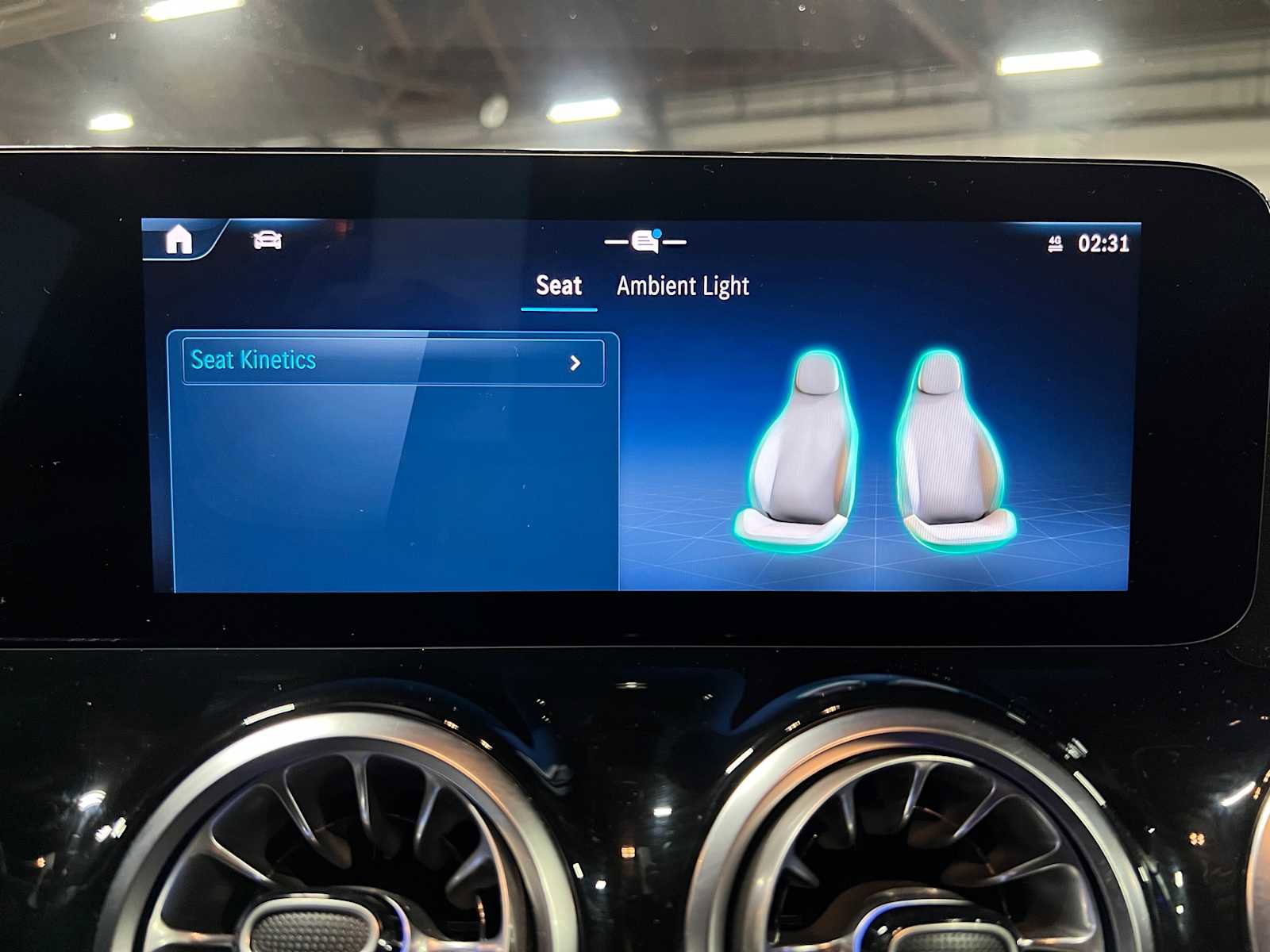 Used 2025 Mercedes-Benz GLA 250 4MATIC image 29