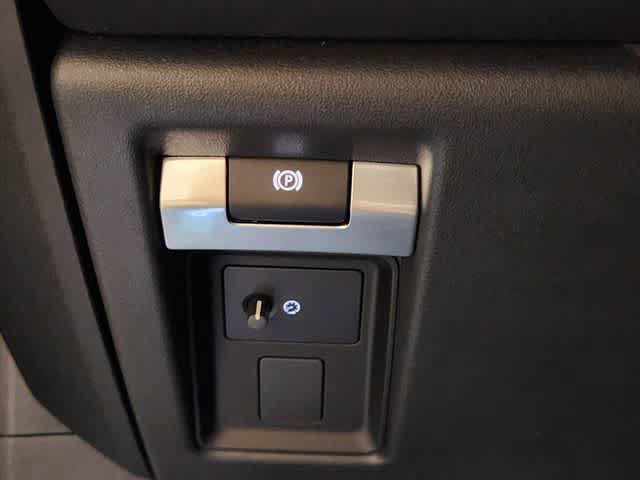 New 2026 Land Rover Defender 110 X AWD/4WD image 34